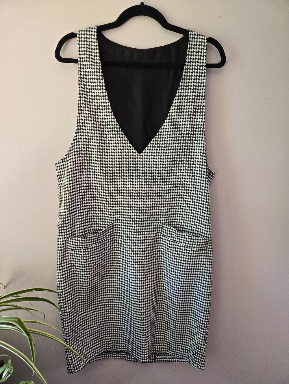 Vintage Michele Houndstooth Jumper Dress Size 10 Plunging V-Neck Sleeveless Pock